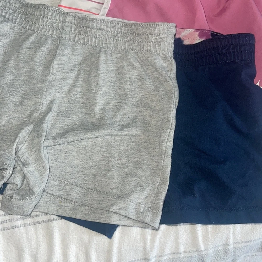 Girls small shorts bundle - Picture 2 of 3